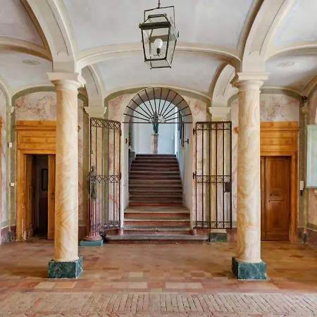 Villa Lavish In With Swimming Pool