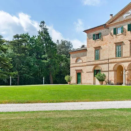 Lavish In With Swimming Pool *