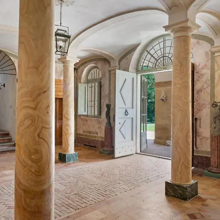 Villa Lavish In With Swimming Pool Filottrano