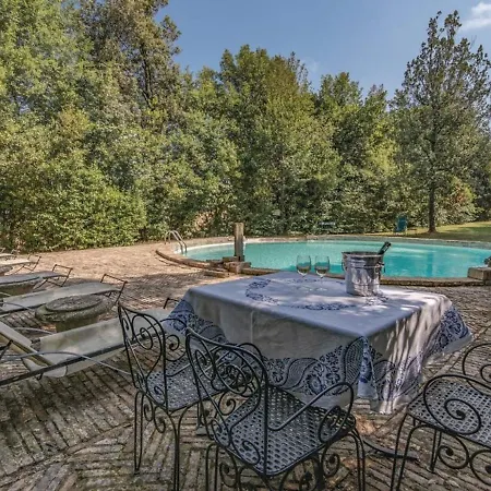 Lavish In With Swimming Pool Villa Filottrano